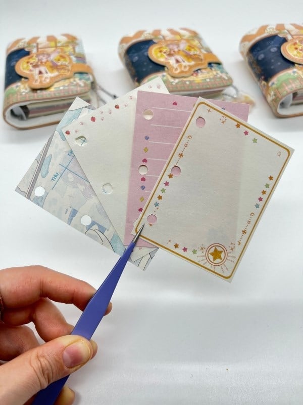 Flower Shop Çiçekçi Kız Temalı Charmlı Mini Planlayıcı Spiralli Defter/80 Yaprak/Mıknatıslı Ajanda