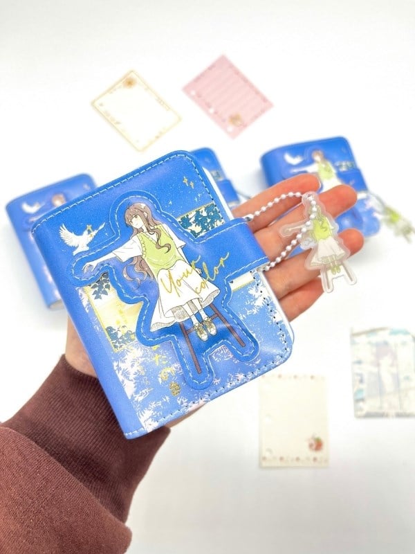 Gece Gökyüzünde Anime Kız Temalı Charmlı Mini Planlayıcı Spiralli Defter/80 Yaprak/Mıknatıslı Ajanda