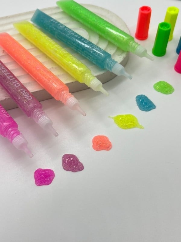 Glitter Glue Kalem Görünümlü 6 Renkli Simli Yapıştırıcı Seti (6*12 ml)