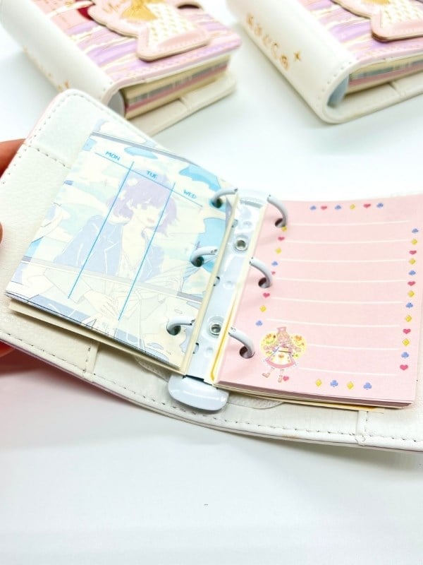 Golden Hour Anime Kız Temalı Charmlı Mini Planlayıcı Spiralli Defter/80 Yaprak/Mıknatıslı Ajanda