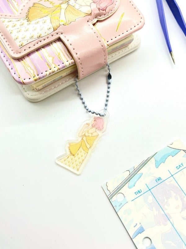 Golden Hour Anime Kız Temalı Charmlı Mini Planlayıcı Spiralli Defter/80 Yaprak/Mıknatıslı Ajanda