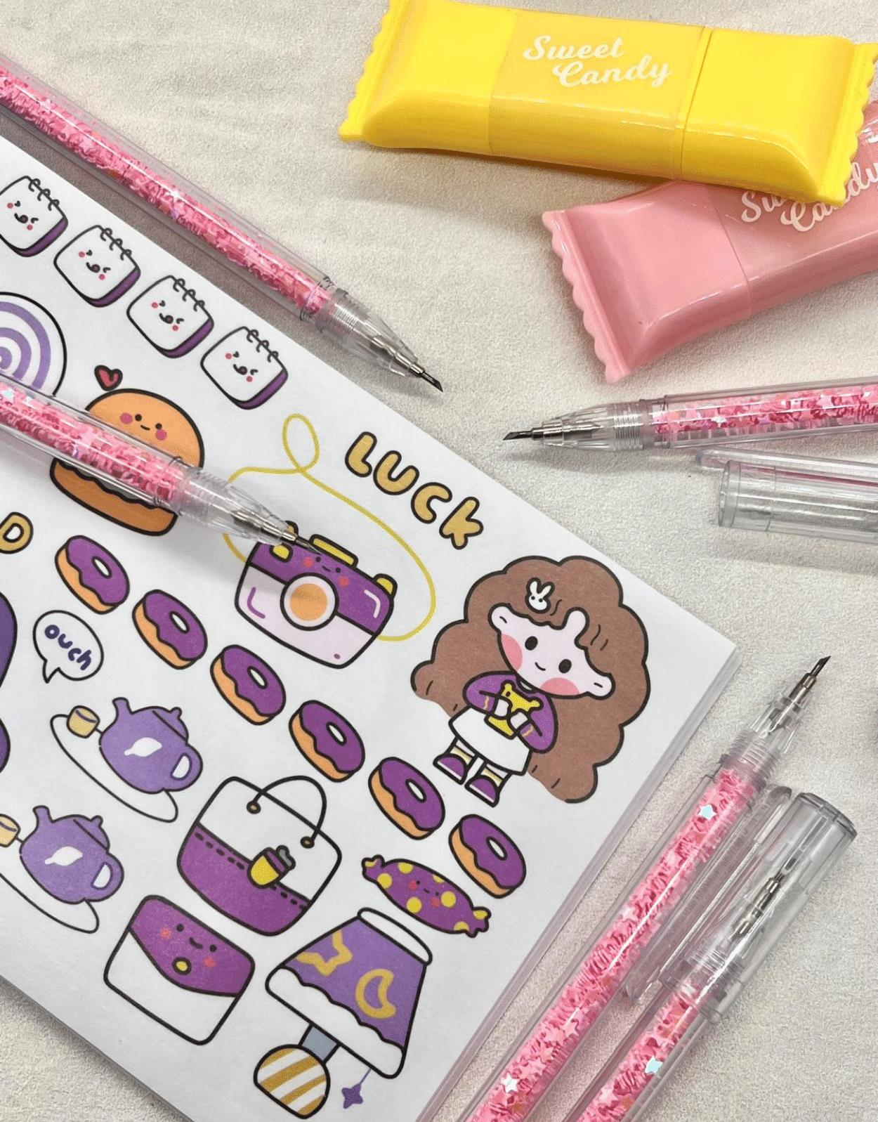 Kalem Görünümlü Pembe Pullu Çelik Uçlu Maket Bıçağı/ Sanat Bıçağı / Bullet Journal/ Washi Bant Kesen