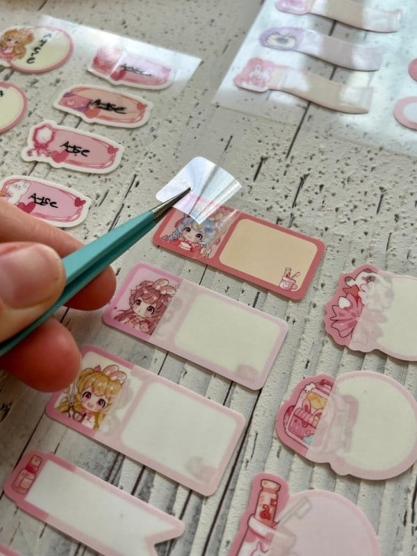 Kawaii Karakterli Açık Pembe 4 Yaprak 92 Adet Şeffaf Koruma Katmanlı Su Geçirmez Okul İsim Etiketi / Sticker / Bant 