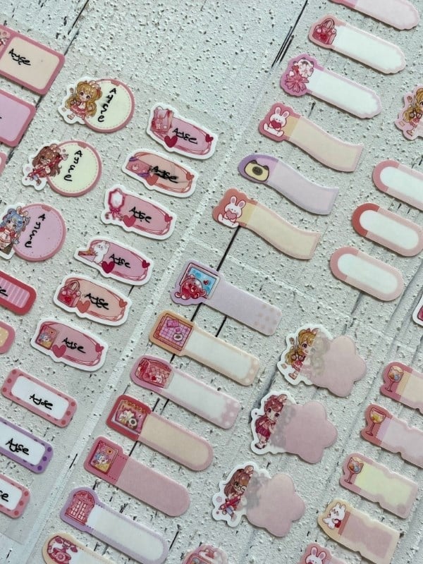 Kawaii Karakterli Açık Pembe 4 Yaprak 92 Adet Şeffaf Koruma Katmanlı Su Geçirmez Okul İsim Etiketi / Sticker / Bant 
