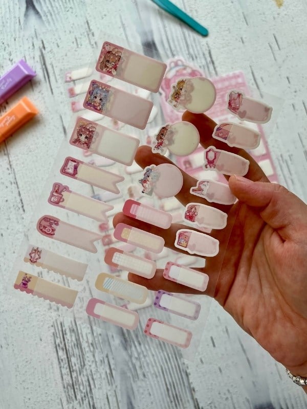 Kawaii Karakterli Açık Pembe 4 Yaprak 92 Adet Şeffaf Koruma Katmanlı Su Geçirmez Okul İsim Etiketi / Sticker / Bant 