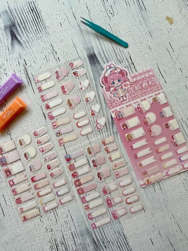 Kawaii Karakterli Açık Pembe 4 Yaprak 92 Adet Şeffaf Koruma Katmanlı Su Geçirmez Okul İsim Etiketi / Sticker / Bant 