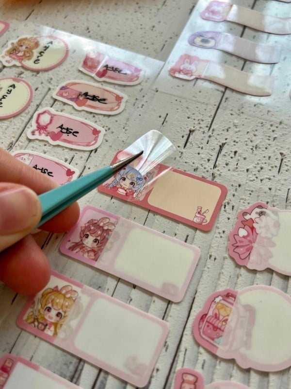 Kawaii Karakterli Açık Pembe 4 Yaprak 92 Adet Şeffaf Koruma Katmanlı Su Geçirmez Okul İsim Etiketi / Sticker / Bant 
