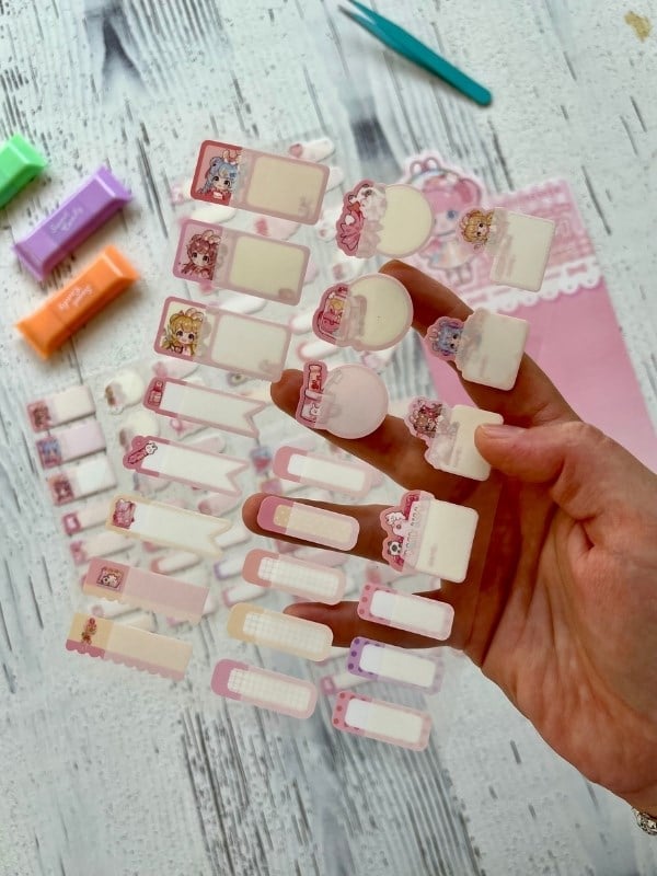 Kawaii Karakterli Açık Pembe 4 Yaprak 92 Adet Şeffaf Koruma Katmanlı Su Geçirmez Okul İsim Etiketi / Sticker / Bant 