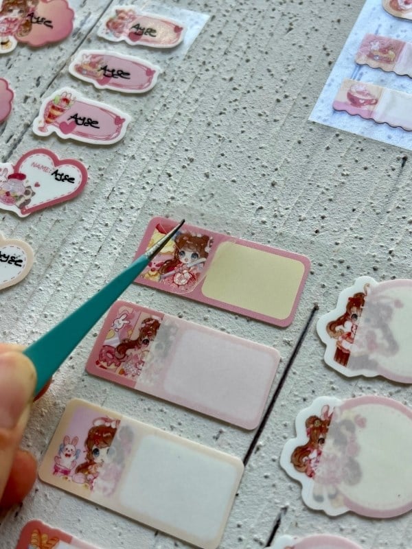 Kawaii Karakterli Koyu Pembe 4 Yaprak 92 Adet Şeffaf Koruma Katmanlı Su Geçirmez Okul İsim Etiketi / Sticker / Bant 