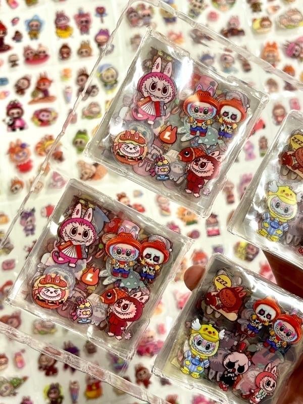Kawaii Labubu Karakter Serisi Mor Kutu 4 Bölüm 96 Yaprak 576 Adet Sticker Seti/Etiket/Çıkartma
