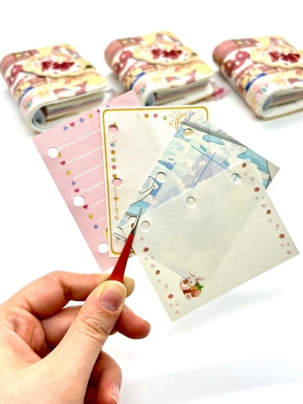 Masal Prensesi Temalı Charmlı Mini Planlayıcı Spiralli Defter/80 Yaprak/Mıknatıslı Ajanda