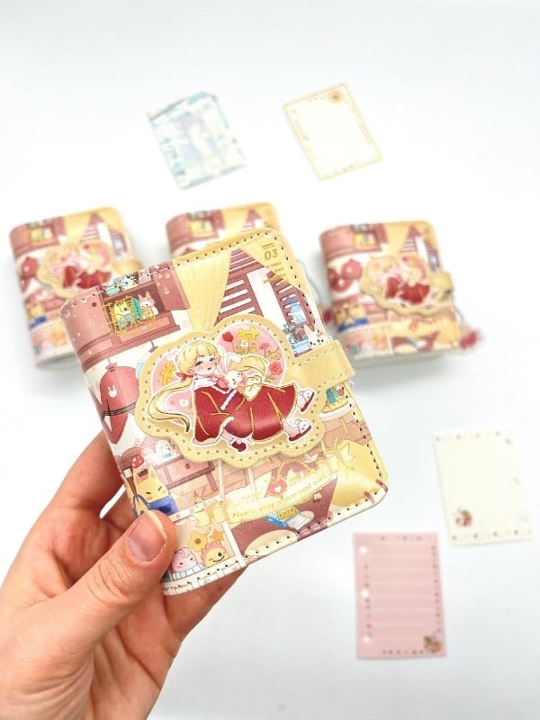 Masal Prensesi Temalı Charmlı Mini Planlayıcı Spiralli Defter/80 Yaprak/Mıknatıslı Ajanda