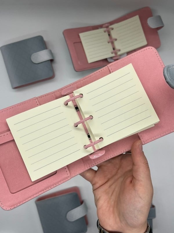 Mini Boy Beyaz Gri Tonları Mıknatıslı PU Deri Kapaklı Sürdürülebilir Ajanda/ Planner/ Binder Defter 80 Yaprak (Çizgili, Değiştirilebilir Sayfa)