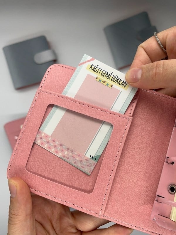 Mini Boy Beyaz Gri Tonları Mıknatıslı PU Deri Kapaklı Sürdürülebilir Ajanda/ Planner/ Binder Defter 80 Yaprak (Çizgili, Değiştirilebilir Sayfa)