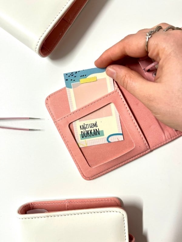 Mini Boy Beyaz Pembe Mıknatıslı PU Deri Kapaklı 80 Yaprak Sürdürülebilir Ajanda/Planner/Binder Defter(Çizgisiz, Değiştirilebilir Sayfa)