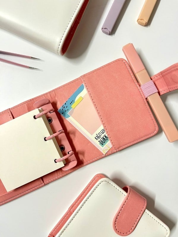 Mini Boy Beyaz Pembe Mıknatıslı PU Deri Kapaklı 80 Yaprak Sürdürülebilir Ajanda/Planner/Binder Defter(Çizgisiz, Değiştirilebilir Sayfa)