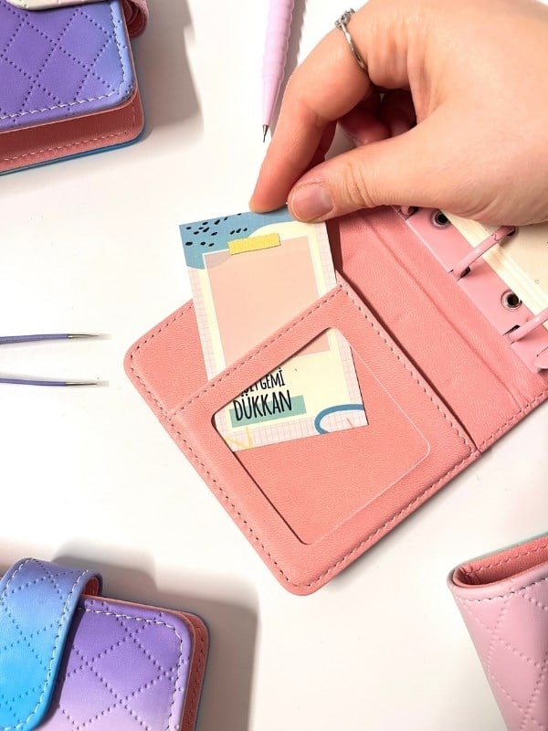 Mini Boy Mor Pembe Tonlarda Mıknatıslı PU Deri Kapaklı 80 Yaprak Sürdürülebilir Ajanda/Planner/Binder Defter(Çizgili, Değiştirilebilir Sayfa)