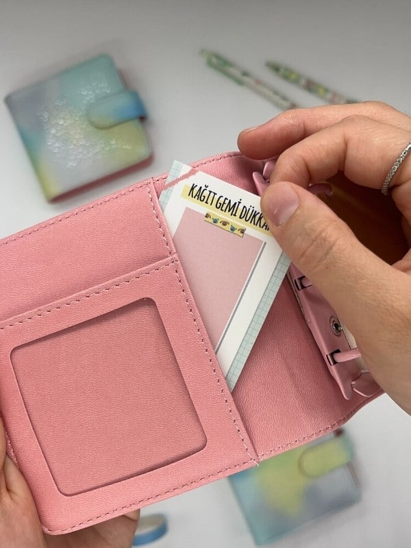 Mini Boy Sarı Yeşil Tonları Mıknatıslı PU Deri Kapaklı Sürdürülebilir Ajanda/ Planner/ Binder Defter 80 Yaprak (Çizgisiz, Değiştirilebilir Sayfa)
