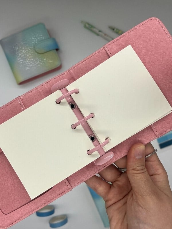 Mini Boy Sarı Yeşil Tonları Mıknatıslı PU Deri Kapaklı Sürdürülebilir Ajanda/ Planner/ Binder Defter 80 Yaprak (Çizgisiz, Değiştirilebilir Sayfa)