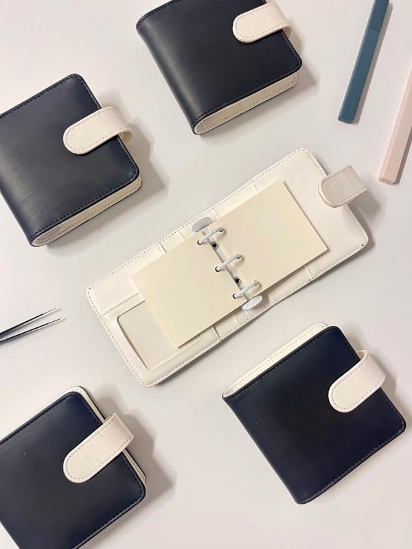 Mini Boy Siyah Beyaz Mıknatıslı PU Deri Kapaklı 80 Yaprak Sürdürülebilir Ajanda/Planner/Binder Defter(Çizgisiz, Değiştirilebilir Sayfa)