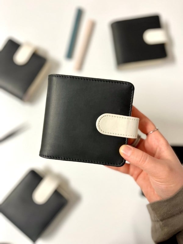 Mini Boy Siyah Beyaz Mıknatıslı PU Deri Kapaklı 80 Yaprak Sürdürülebilir Ajanda/Planner/Binder Defter(Çizgisiz, Değiştirilebilir Sayfa)