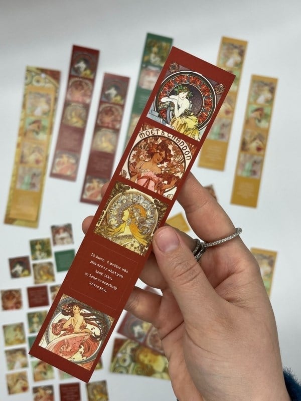 Mucha Art Gallery Tablo ve Mottolu 6 Yaprak 30 Adet Sticker Set/Etiket/Çıkartma/Bullet Journal