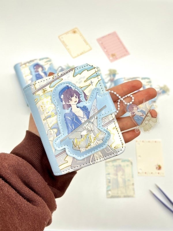 Pastel Mavi Anime Kız Temalı Charmlı Mini Planlayıcı Spiralli Defter/80 Yaprak/Mıknatıslı Ajanda