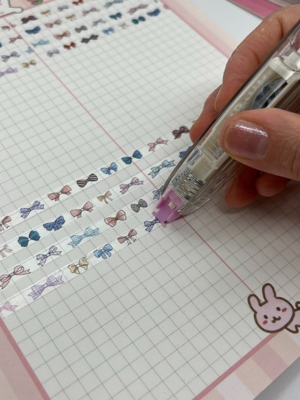 Pembe Kurdele Desenli Süsleme Bandı/Tipeks/Tipex/Şerit Daksil/Düzeltme Bandı/Şerit Düzeltici