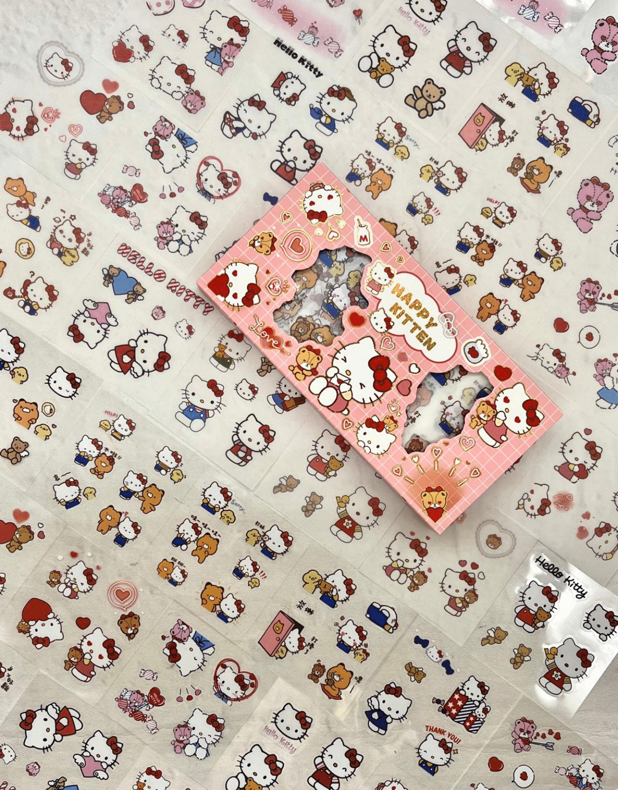 SANRİO KARAKTER HELLO KİTTY 20 YAPRAK PET STİCKER 20 YAPRAK KAĞIT STİCKER 205 ADET/ 40 YAPRAK PEMBE KUTU STİCKER SET/ETİKET/ÇIKARTMA