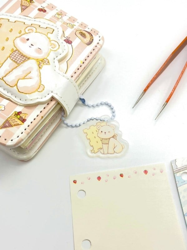 Sevimli Ayıcık ve Tatlı Temalı Charmlı Mini Planlayıcı Spiralli Defter/80 Yaprak/Mıknatıs Ajanda