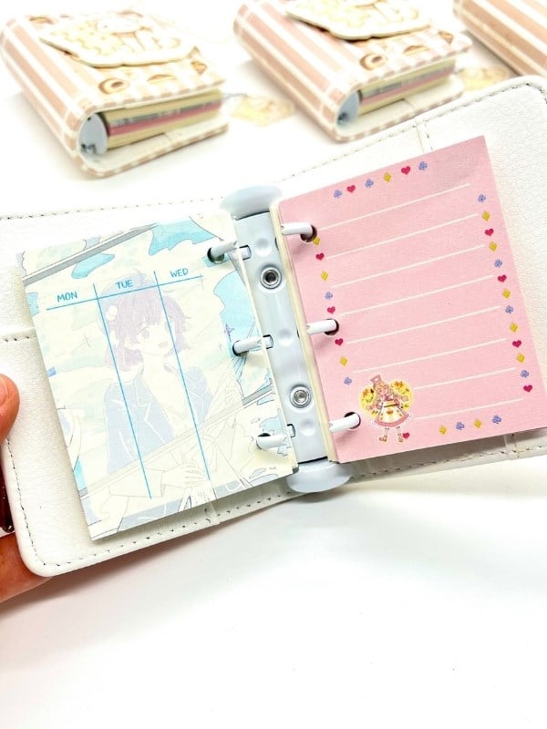 Sevimli Ayıcık ve Tatlı Temalı Charmlı Mini Planlayıcı Spiralli Defter/80 Yaprak/Mıknatıs Ajanda