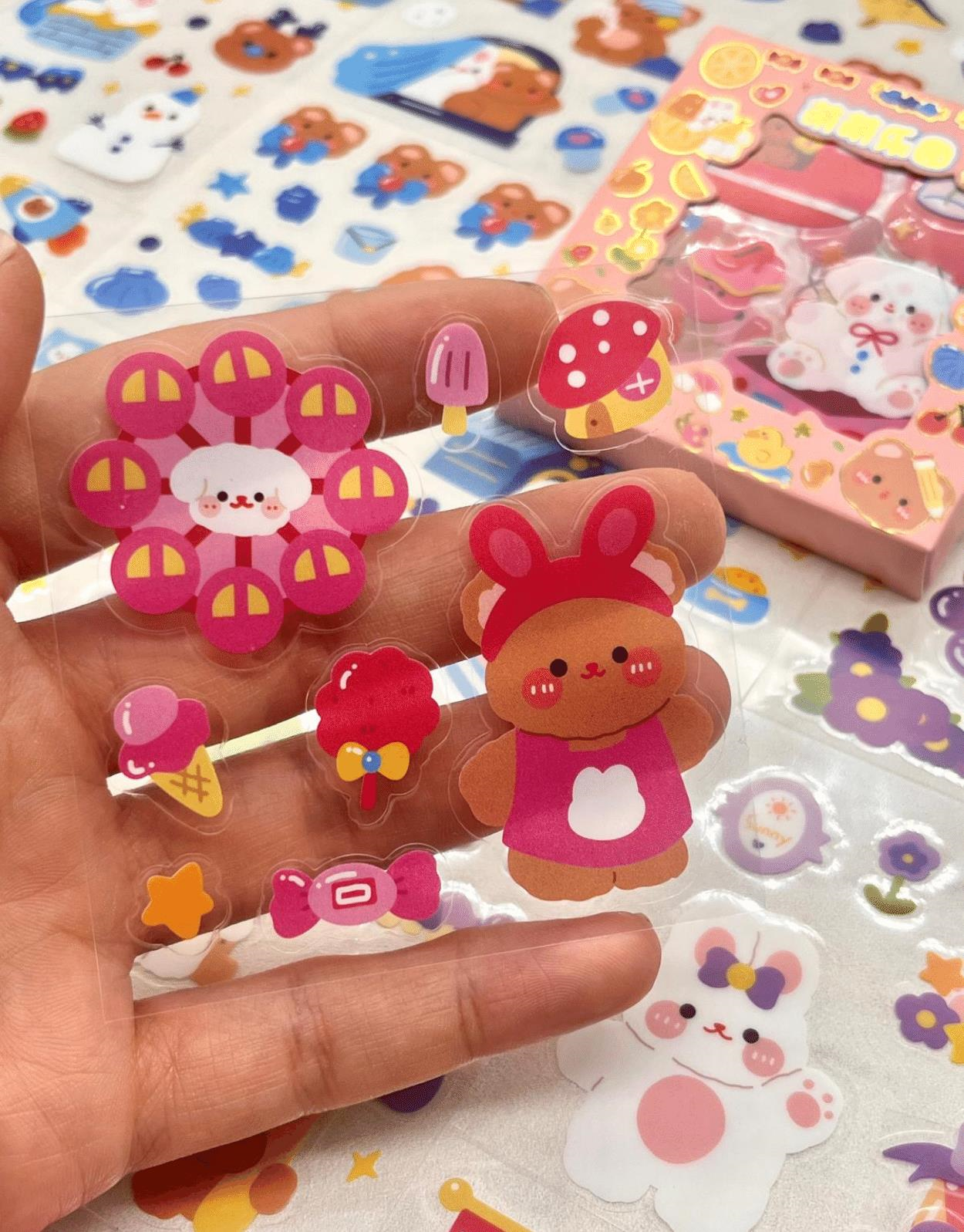 Sevimli Ayıcık ve Tavşancık Keşifte 100 Yaprak 500 Adet Pembe Mini Kutu Şeffaf Pet Sticker Seti / Etiket/ Çıkartma/ Su Geçirmez
