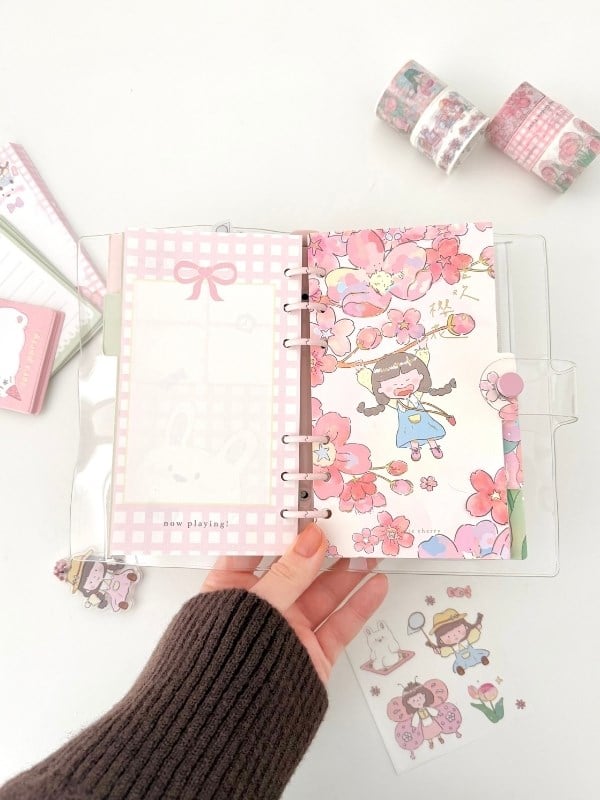 Sevimli Dorothy ve Bahçesi Pembe Dopdolu Binder Defter Hediye Seti /Kutu Set/Notebook/Bullet Journal