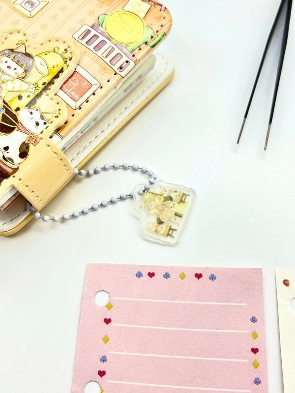 Sevimli Hayvanlar ve Kafe Temalı Charmlı Mini Planlayıcı Spiralli Defter/80 Yaprak/Mıknatıslı Ajanda