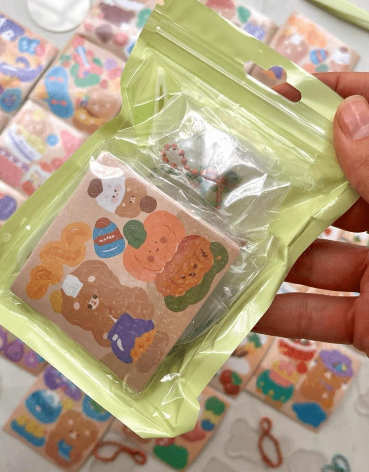Sevimli Kız ile Kendi Anahtarlığını Tasarla 58 Parça Kahverengi Sticker Seti/ Bullet Journal