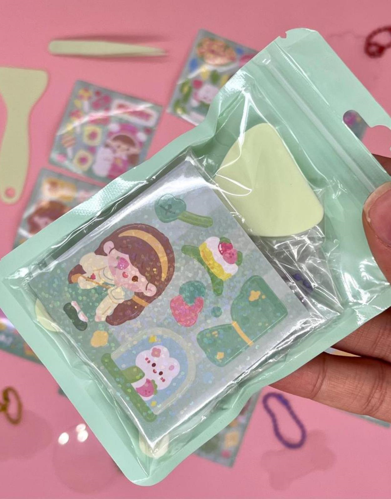Sevimli Kız İle Kendi Anahtarlığını Tasarla 23 Parça Yeşil Sticker Seti / Anahtarlık / Bullet Journal