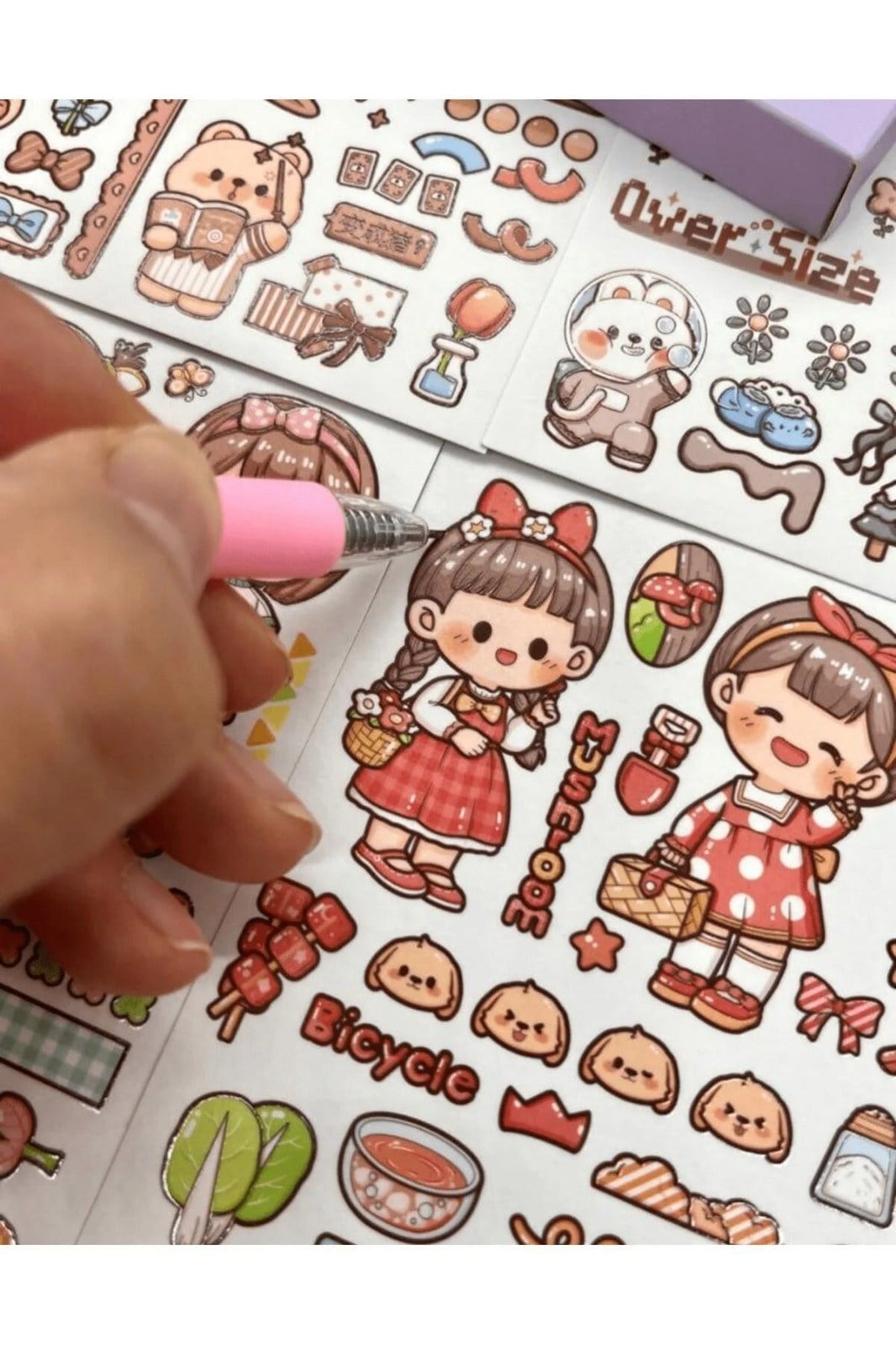 Sevimli Kız ve Ayı Mor Kutu 12 Yaprak Sticker + 4 Yaprak Desenli Kağıt / Çıkartma / Bullet Journal