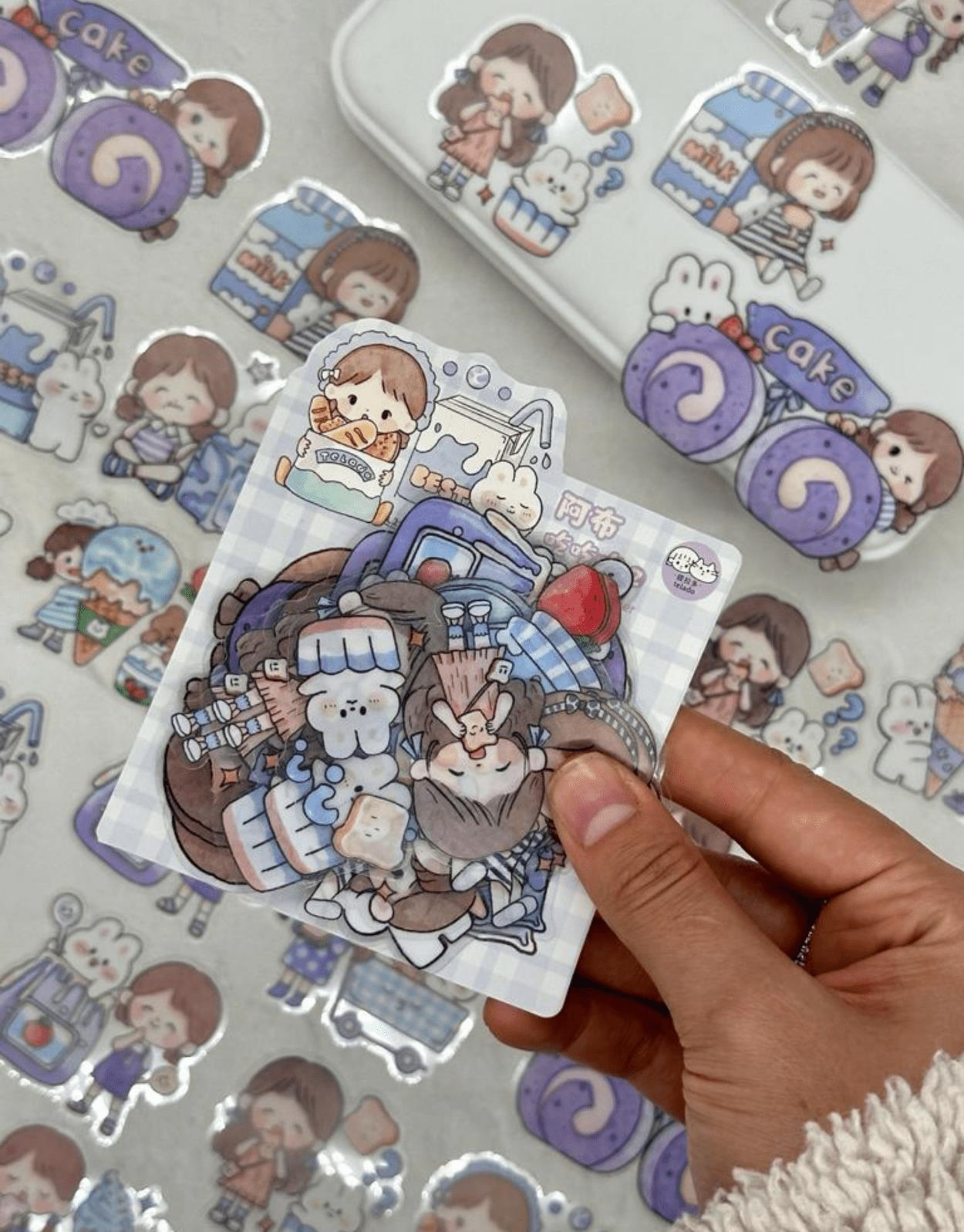 Sevimli Kız ve Sevimli Dostları Büyük Boy 27 Adet Şeffaf Mavi Paket Pet Sticker / Çıkartma