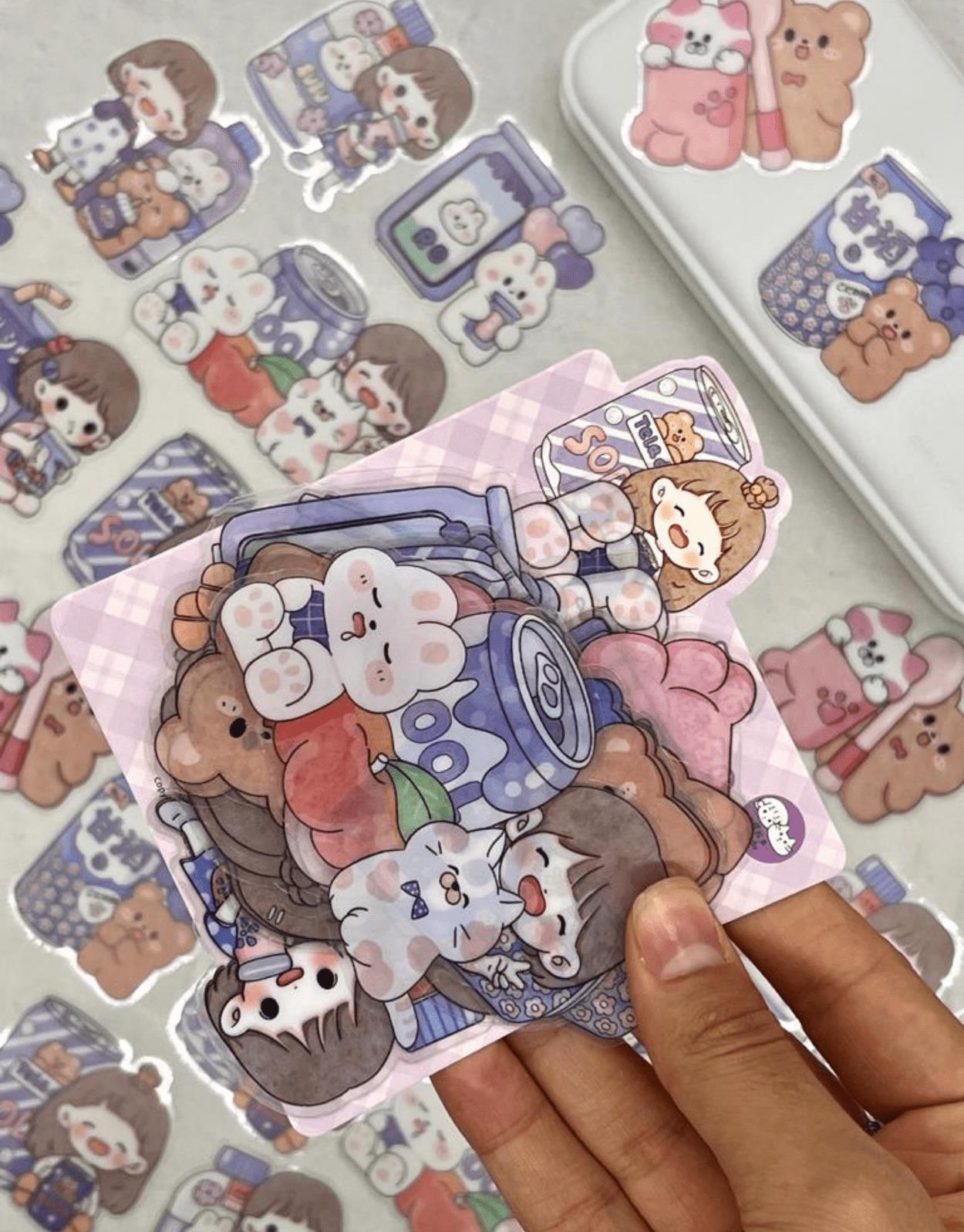Sevimli Kız ve Sevimli Dostları Büyük Boy 24 Adet Şeffaf Mor Paket Pet Sticker  / Çıkartma
