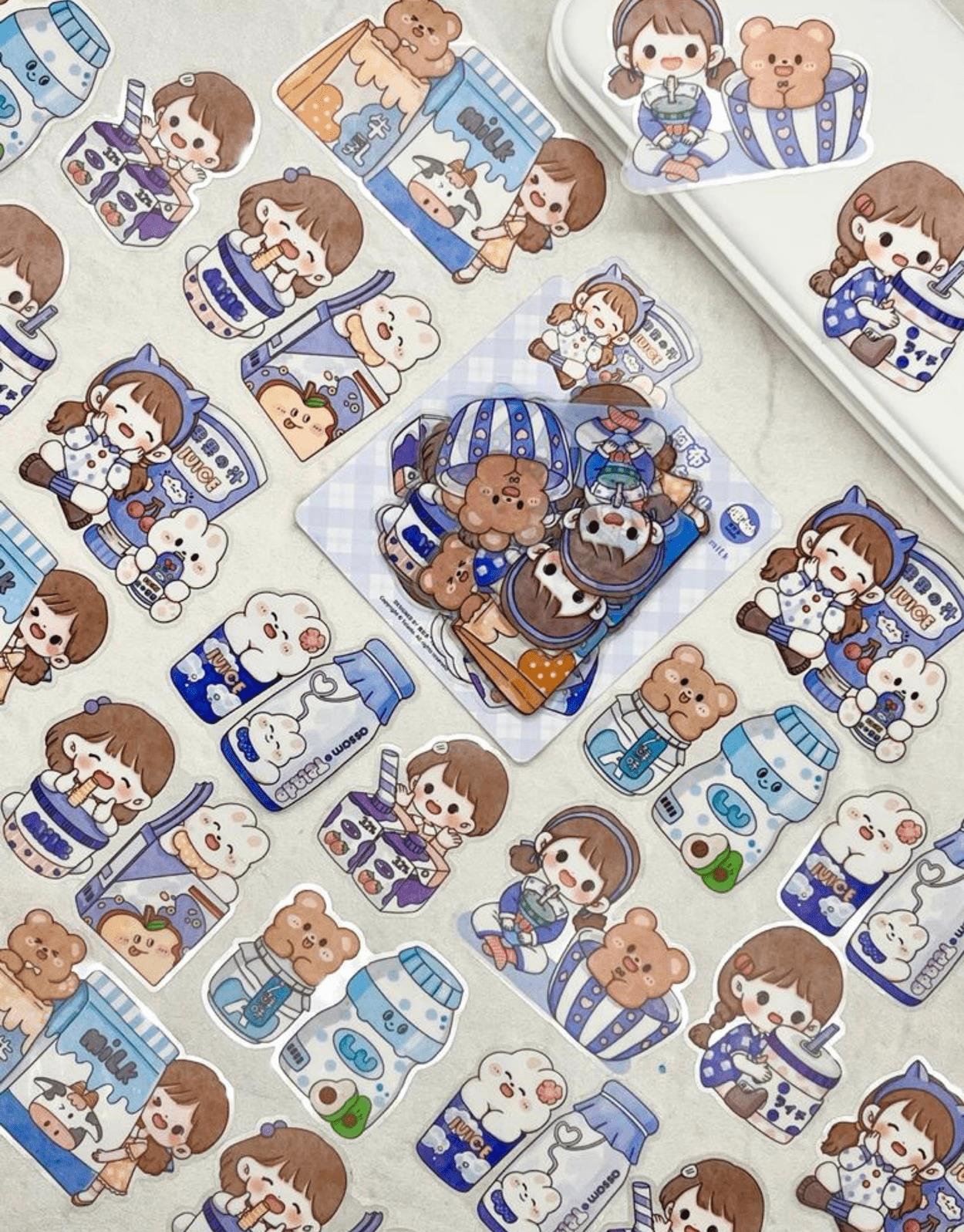 Sevimli Kız ve Sevimli Dostları Büyük Boy 24 Adet Şeffaf Mavi Paket Pet Sticker  / Çıkartma