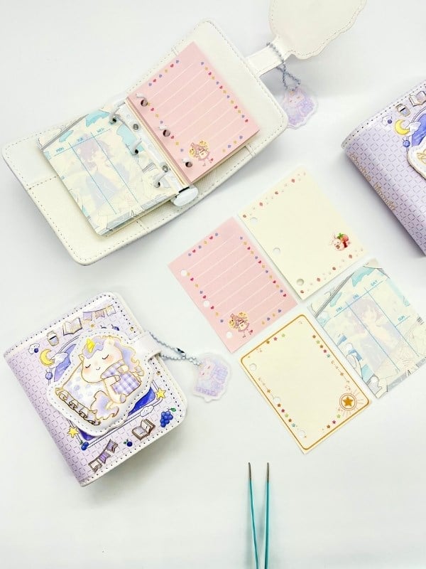 Sevimli Unicorn ve Yıldız Temalı Charmlı Mini Planlayıcı Spiralli Defter/80 Yaprak/Mıknatıs Ajanda