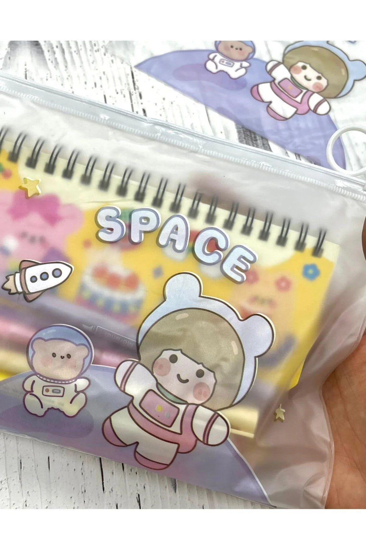 Space Astronot Kız ile Ayıcık Şeffaf ve Fermuarlı Kilitli Çanta / Toparlayıcı / Kalem Kutu