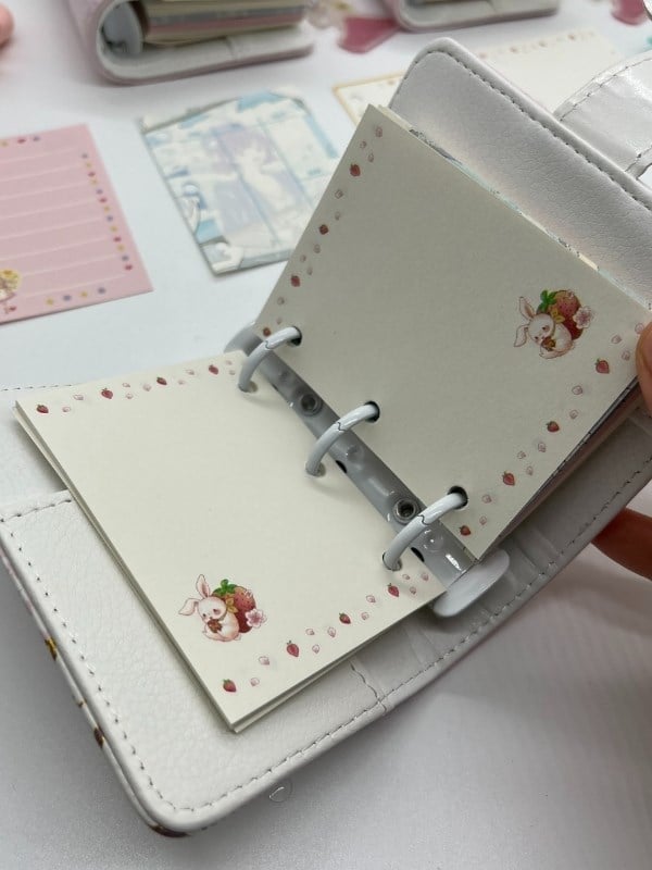 Sunflower Sevimli Kız Temalı Charmlı Mini Planlayıcı Spiralli Defter/80 Yaprak/Mıknatıslı Ajanda