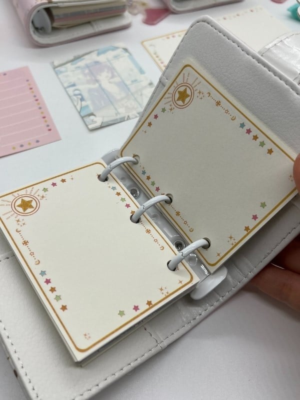 Sunflower Sevimli Kız Temalı Charmlı Mini Planlayıcı Spiralli Defter/80 Yaprak/Mıknatıslı Ajanda