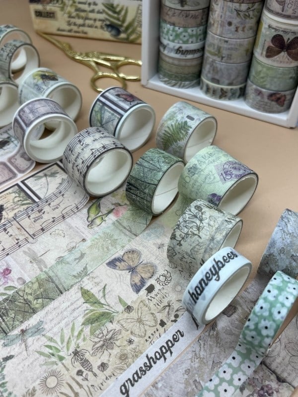 Vintage Çiçek Ve Kelebek Temalı 20’li Washi Bant  The Traces In The Jungle Fleeting Monologue Serisi (20*2m) Masking Tape / Desenli Bant 