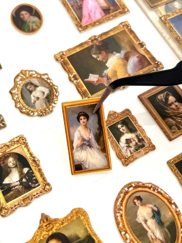 Vintage Girl Klasik Kadın Portre Tabloları Temalı 2 Yaprak 27 Adet Stereoskopik Sticker Seti/Etiket/Çıkartma