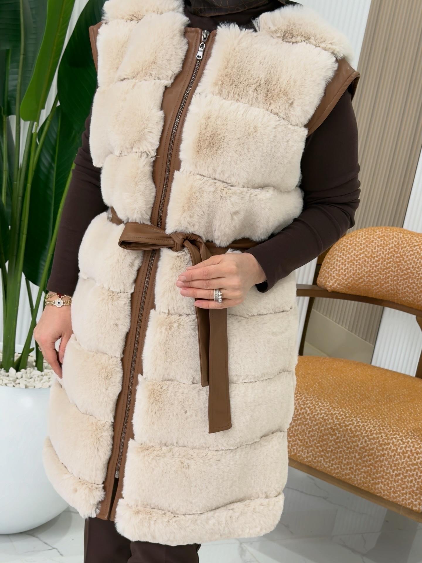 ANGORA SUNİ KÜRKLÜ DERİ DETAYLI YELEK TABA- 10338