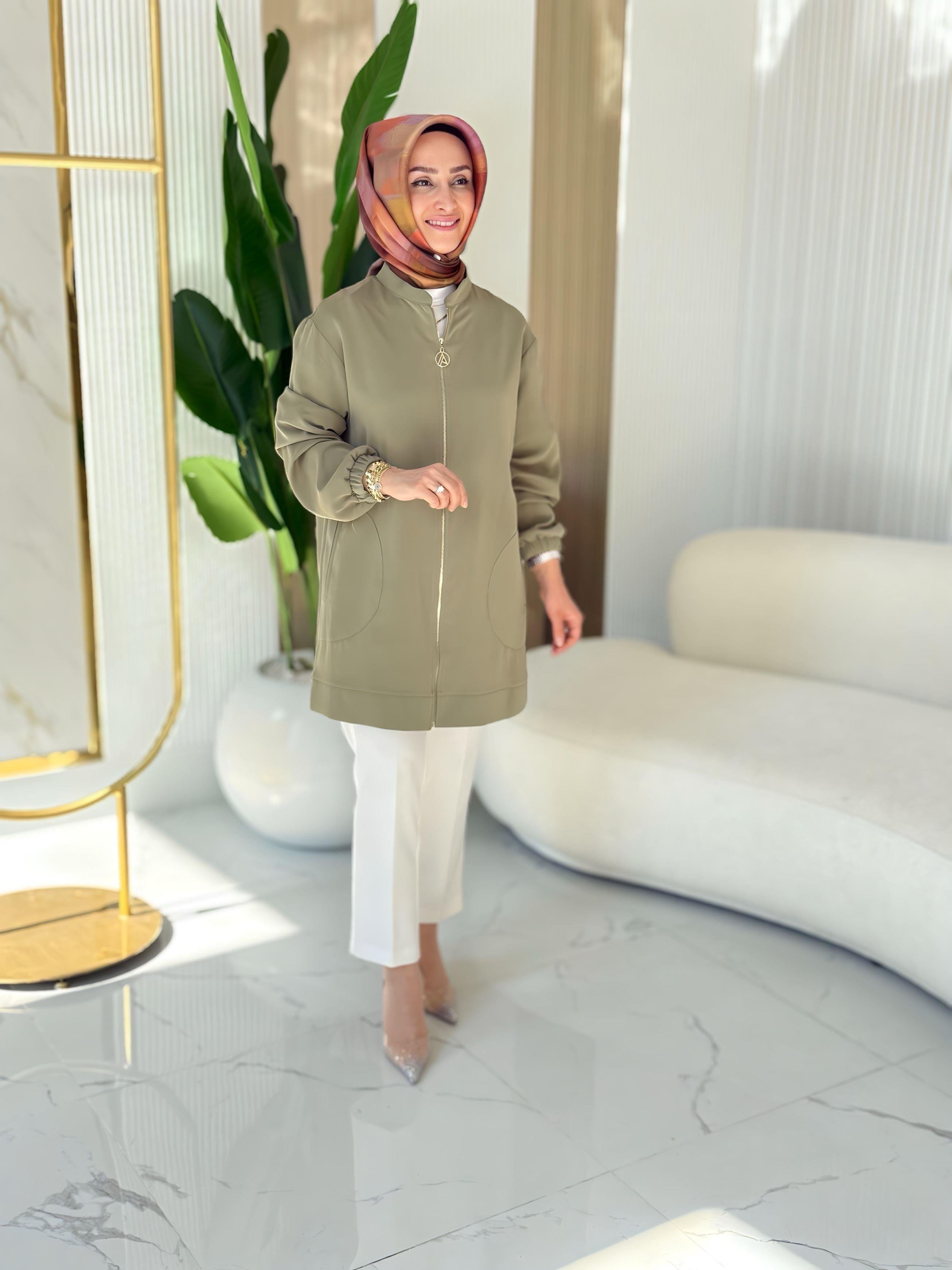 ARMİNE TREND ARKASI PÜSKÜLLÜ CEKET- 25YT552