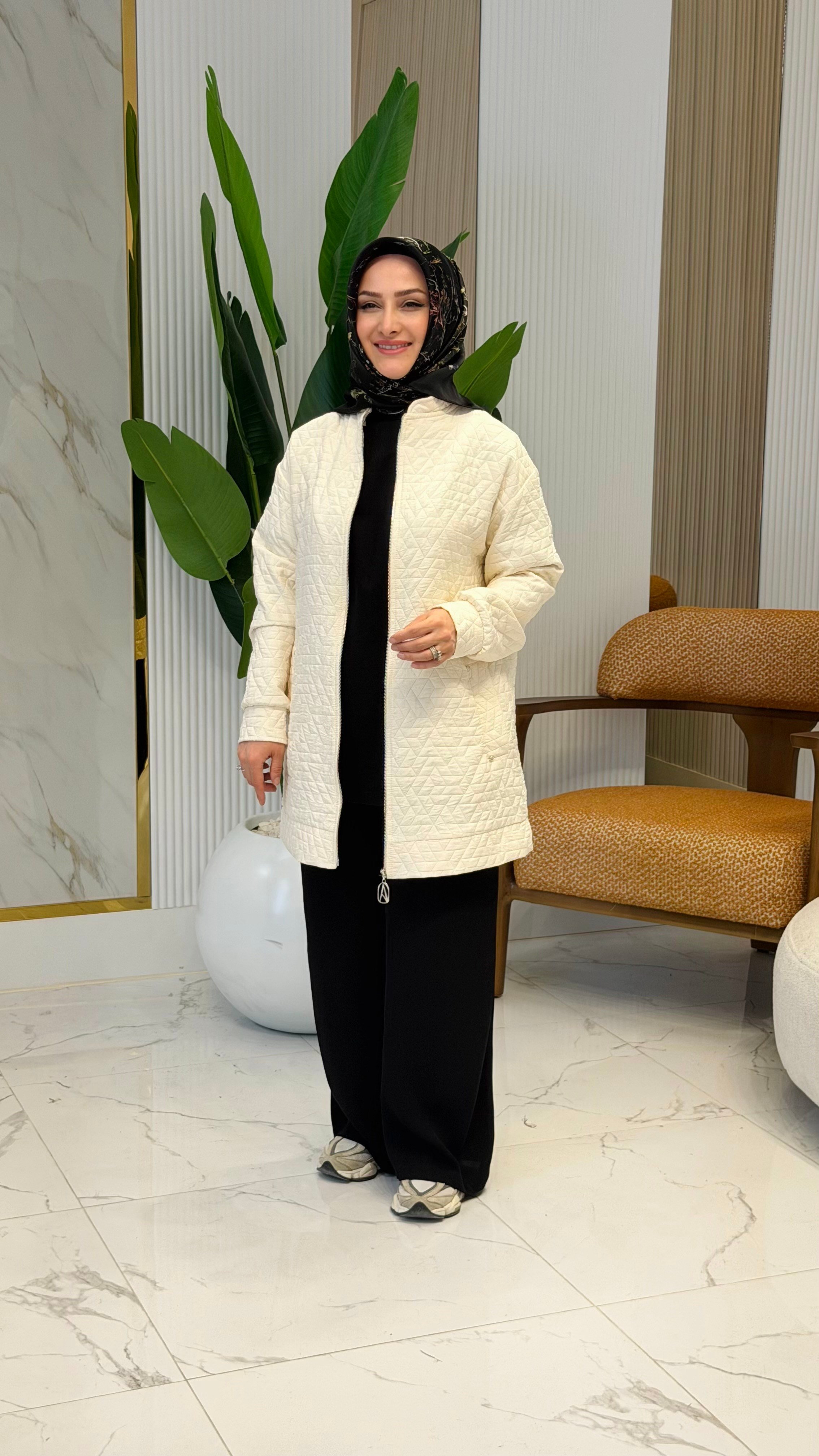 ARMİNE TREND İNCE KABARTMA DETAY KAP EKRU -26YT537