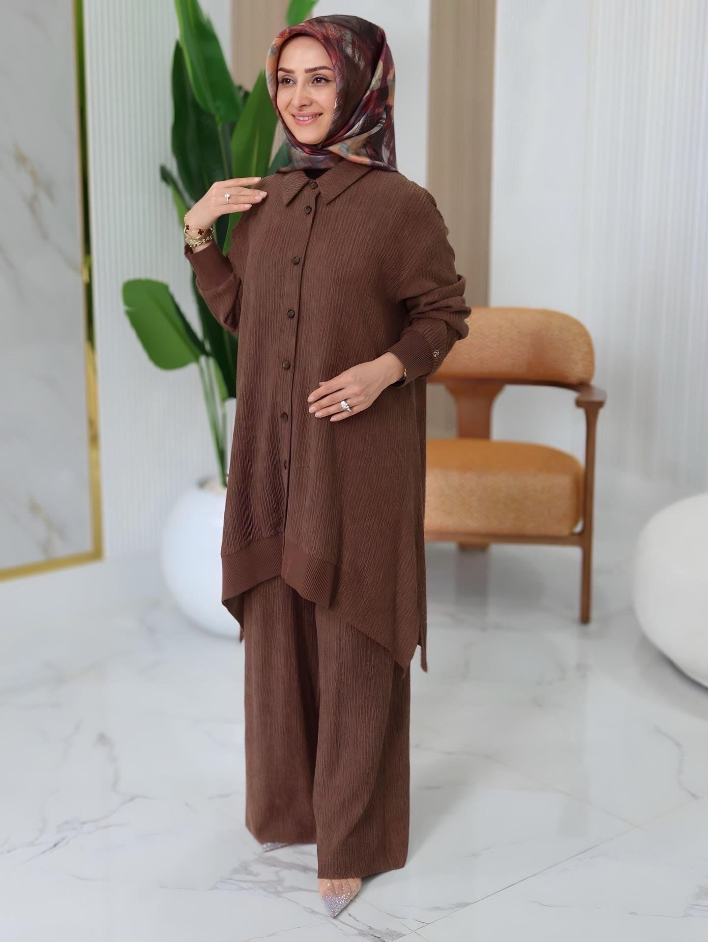 ARMİNE TREND Kolları Ribanalı Gömlek Yakalı Pantolonlu Takım-Kahverengi 24KT652